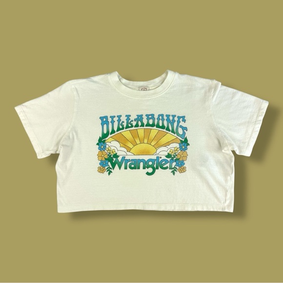 WRANGLER X Billabong Cropped Logo Tee in Off-White Size Small (Worn Once!) - Picture 1 of 9